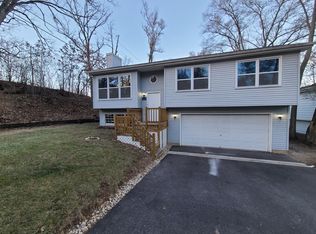 516 Sunrise Dr, McHenry, IL 60051