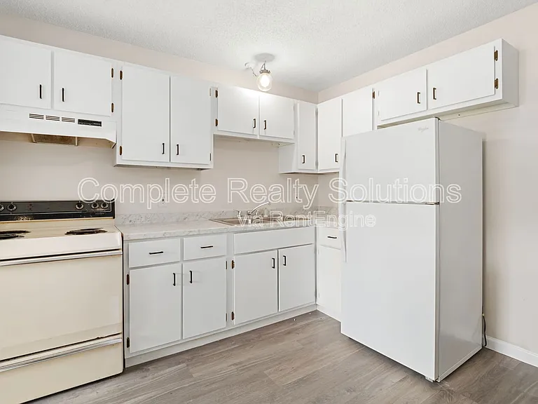 790 Country Aire Ct #103 — Photo 6