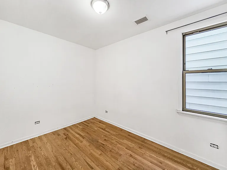454 W 26th St #1 — Photo 7
