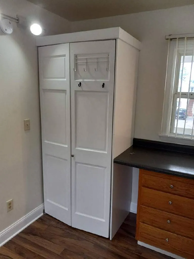 Studio, 300 sqft, $535 — Photo 3