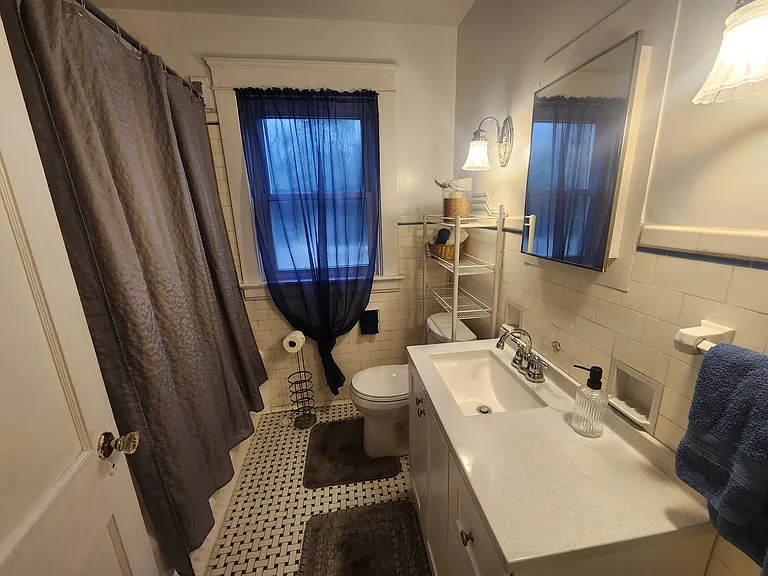 876 Main St #2 — Photo 9