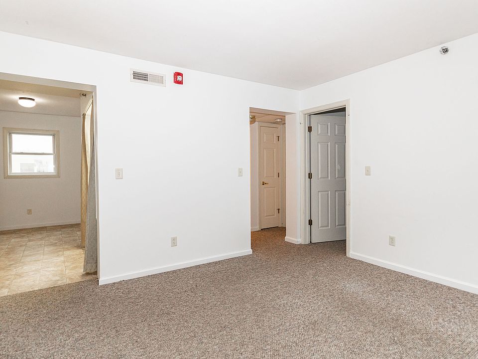 1st image of 527 Grant Ave #10444585