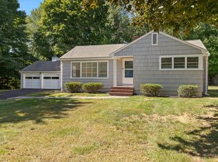 47 Elm St, Georgetown, MA 01833