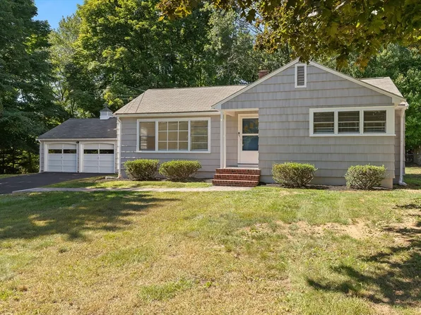 47 Elm St, Georgetown, MA 01833