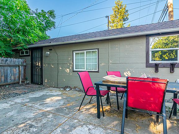 3rd image of 321 Coronado Ave #1