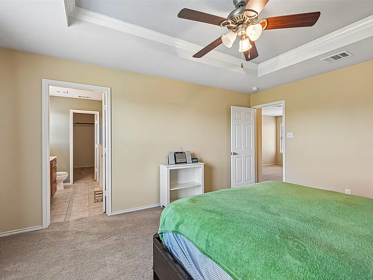 140 Lynn Crest Bnd — Photo 18