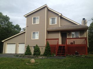 156 High Ridge Rd, Dingmans Ferry, PA 18328