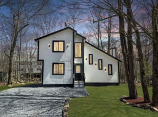7536 Crestview Dr, Tobyhanna, PA