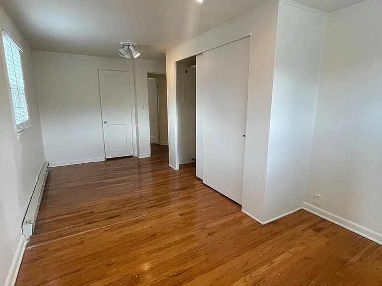 1127 W Mulberry St — Photo 7