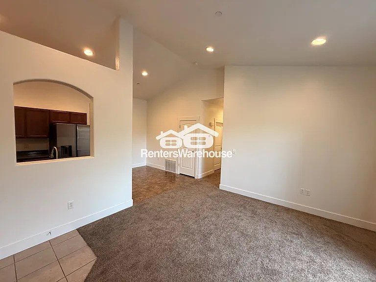 147 W Spring Hill Way — Photo 4