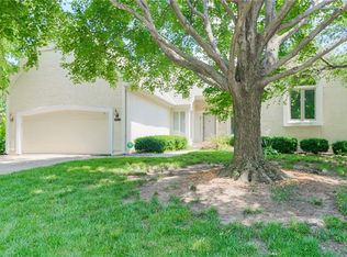 10301 Barton St, Overland Park, KS 66214