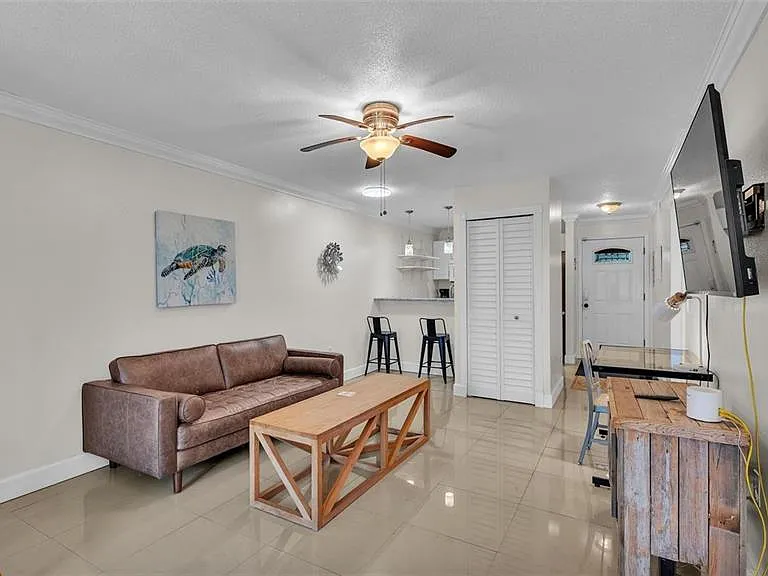 900 Avenue Z SE #A3 — Photo 3