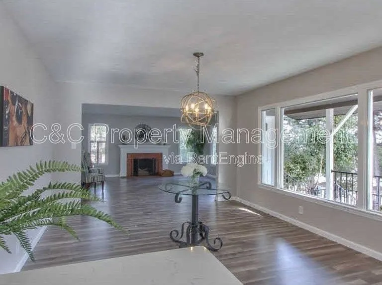 1420 Munras Ave #A — Photo 8