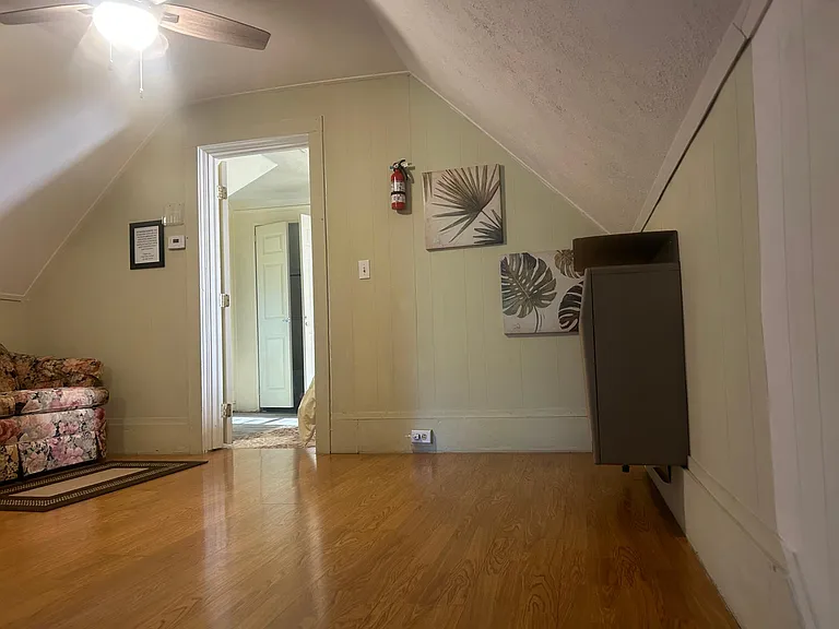 6533 Mill St — Photo 10