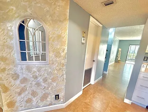 2202 S Cypress Bend Dr #101 Photo 1