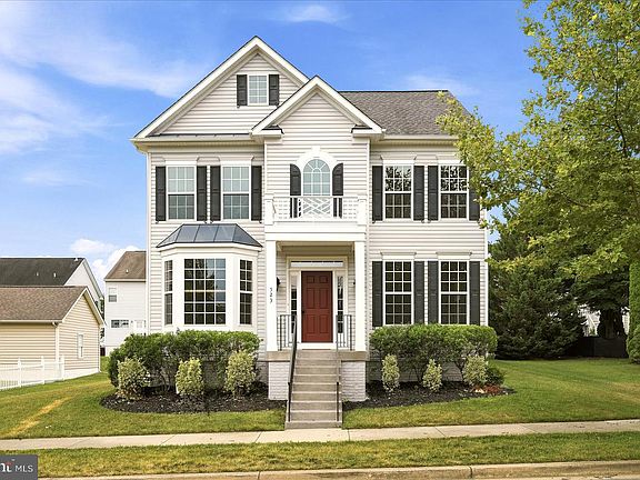 2nd image of 523 Prospect Hill Blvd