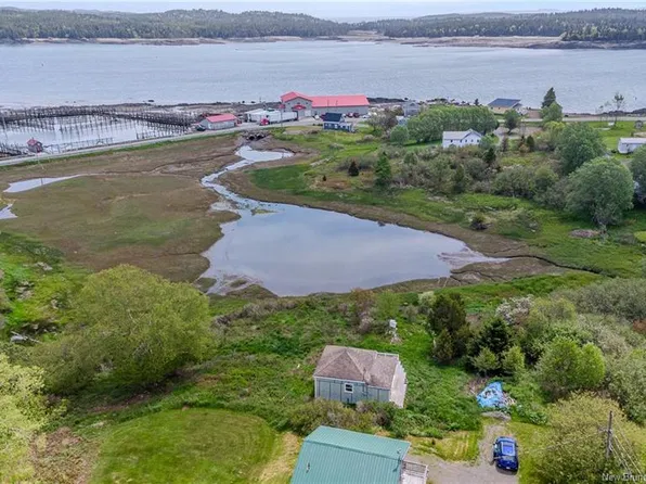 15 Fundy View Dr, Saint George, NB E5C 2X8