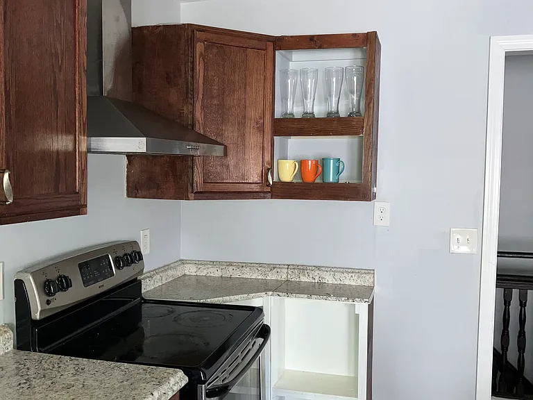 15 Huntington St #6 — Photo 37