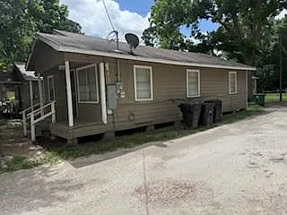 3 bed, 1.0 bath, 1016 sqft, $1,400 — Photo 3
