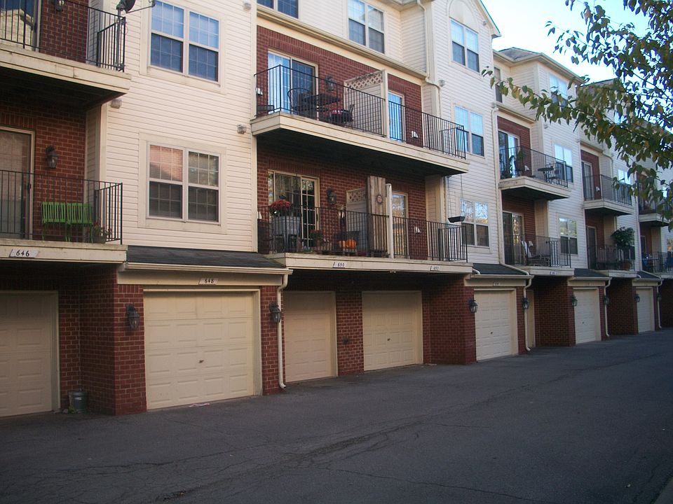 1st image of 652 Village Ln #1