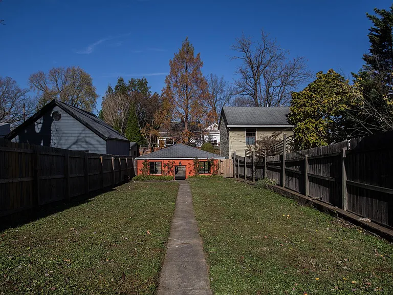 1319 Hull St — Photo 5