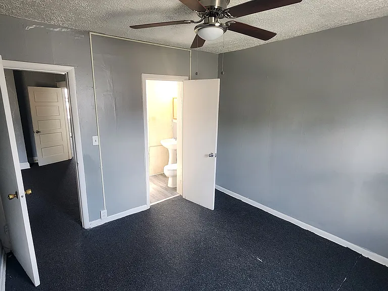 2528 Robb St — Photo 19