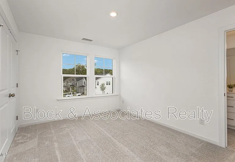 153 Hickory Grove Dr — Photo 17