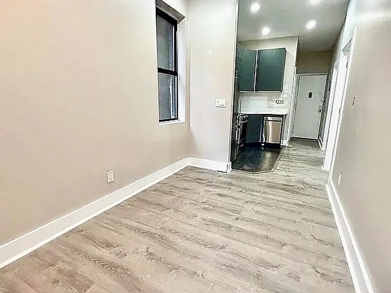 302 E 3rd St #5C — Photo 4