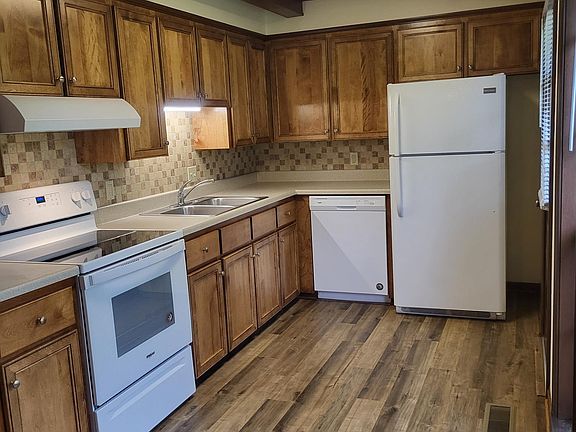 2nd image of 1413 Hillwood Dr #B