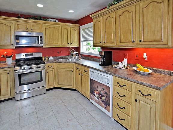 4th image of 132 Odinwood Ct