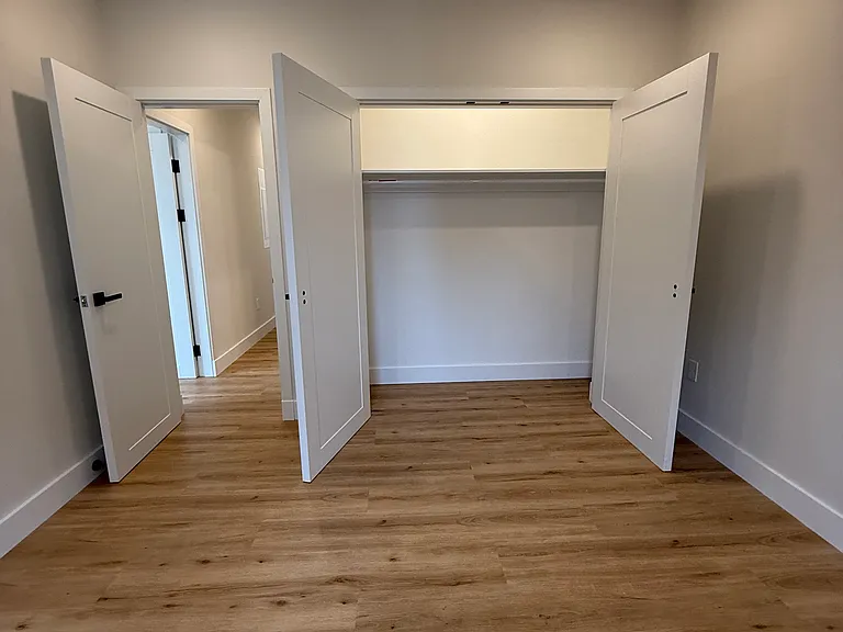 476 Warren St #204 — Photo 14