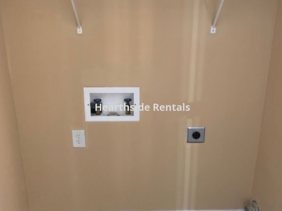 5th image of 4155D E Dudleys Grant Dr