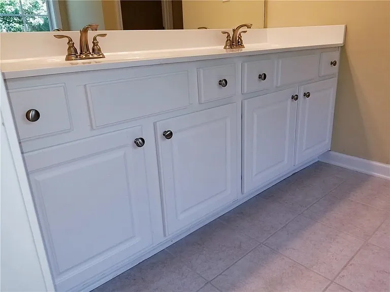 3363 Stoneham Dr — Photo 12