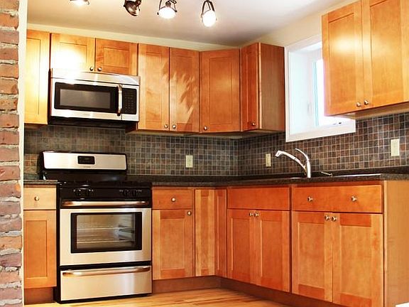 4th image of 155 Maple Street