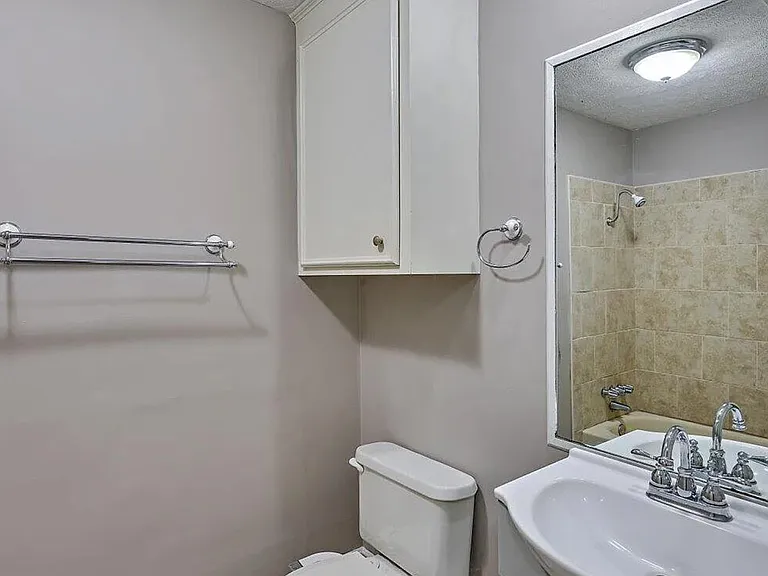 221 Pecan Hill Dr — Photo 14