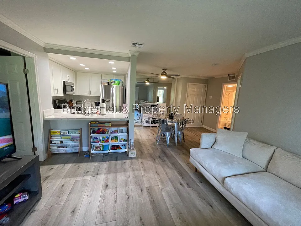 3078 Broadway #113