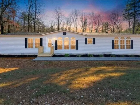 120 Dalewood Ln, Rocky Mount, VA 24151