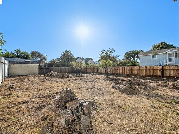 2nd image of 1717 9th St