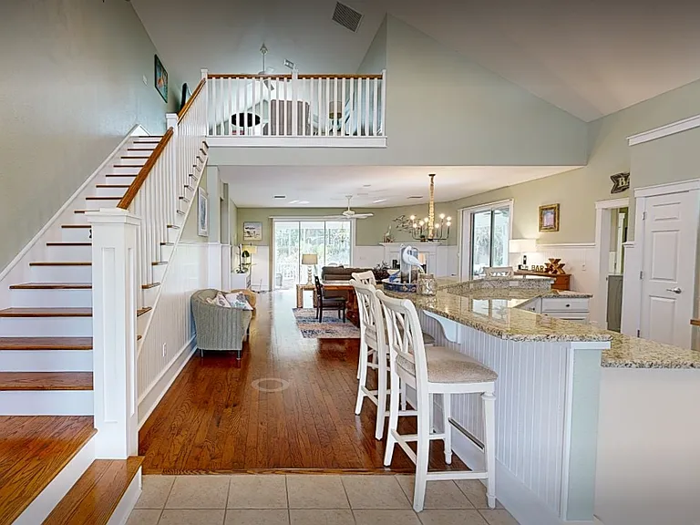 1028 Cottage Dr — Photo 5