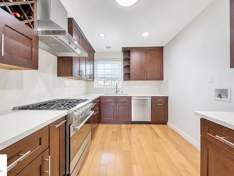 4854 Halkett Ave — Photo 12