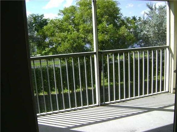 D202 Screened Porch
