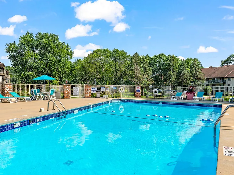 Valley View Heated Pool With Sundeck