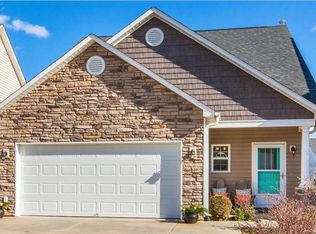 11 Daphne Dr, Arden, NC 28704