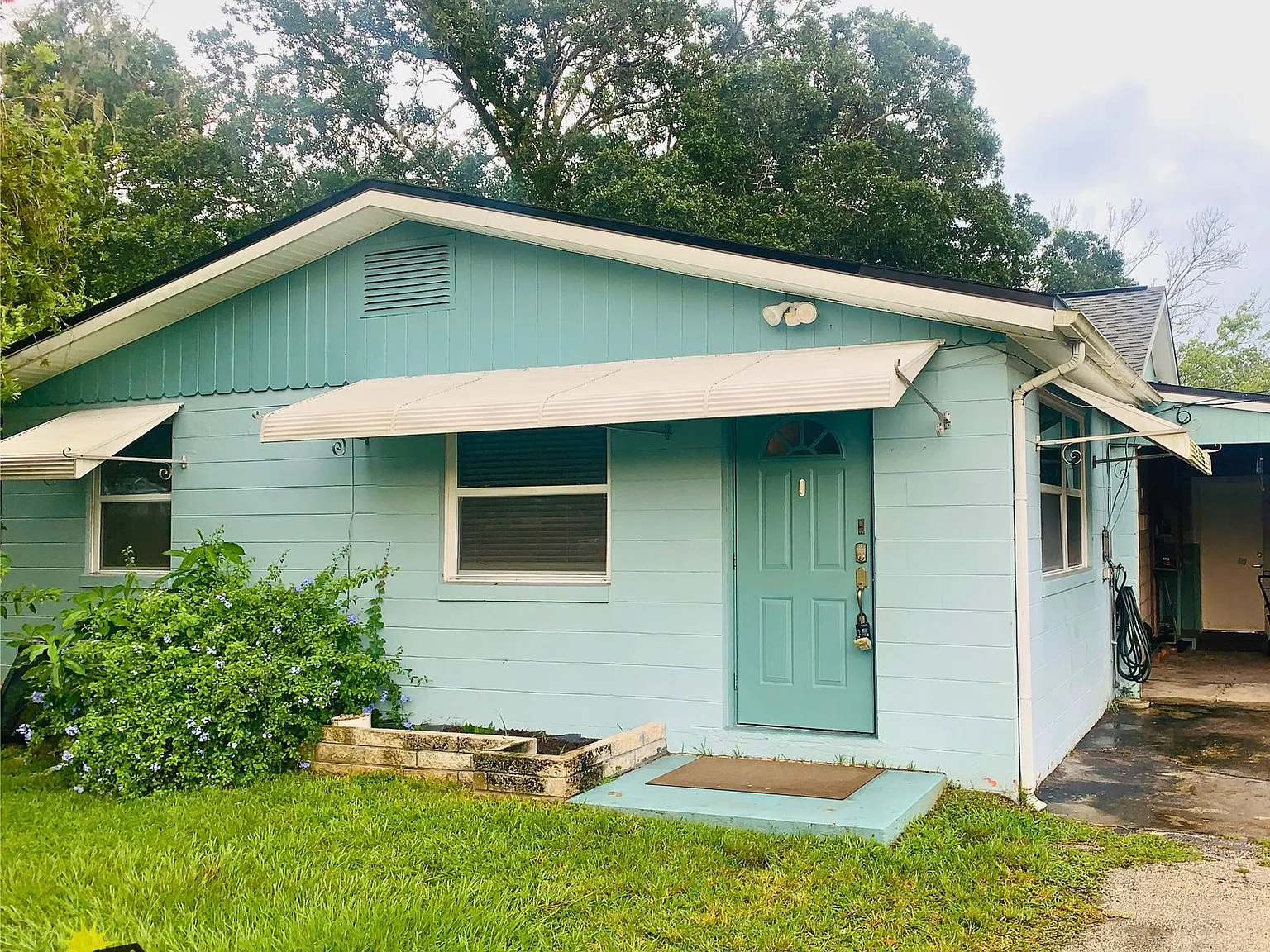 3 bed, 1.0 bath, 1036 sqft, $1,920 — Photo 1