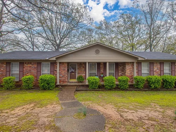 60 Coronado Cir, N Little Rock, AR 72116