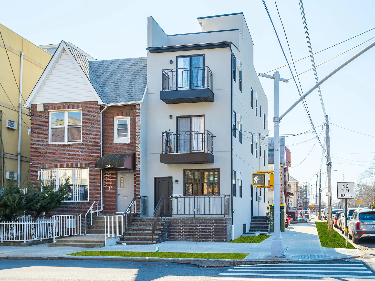 2 bed, 700 sqft, $2,600 — Photo 1