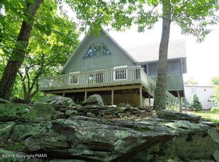 208 Dorchester Dr, Bushkill, PA 18324