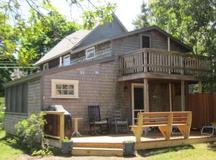 7 Gorham Ave, Oak Bluffs, MA 02557