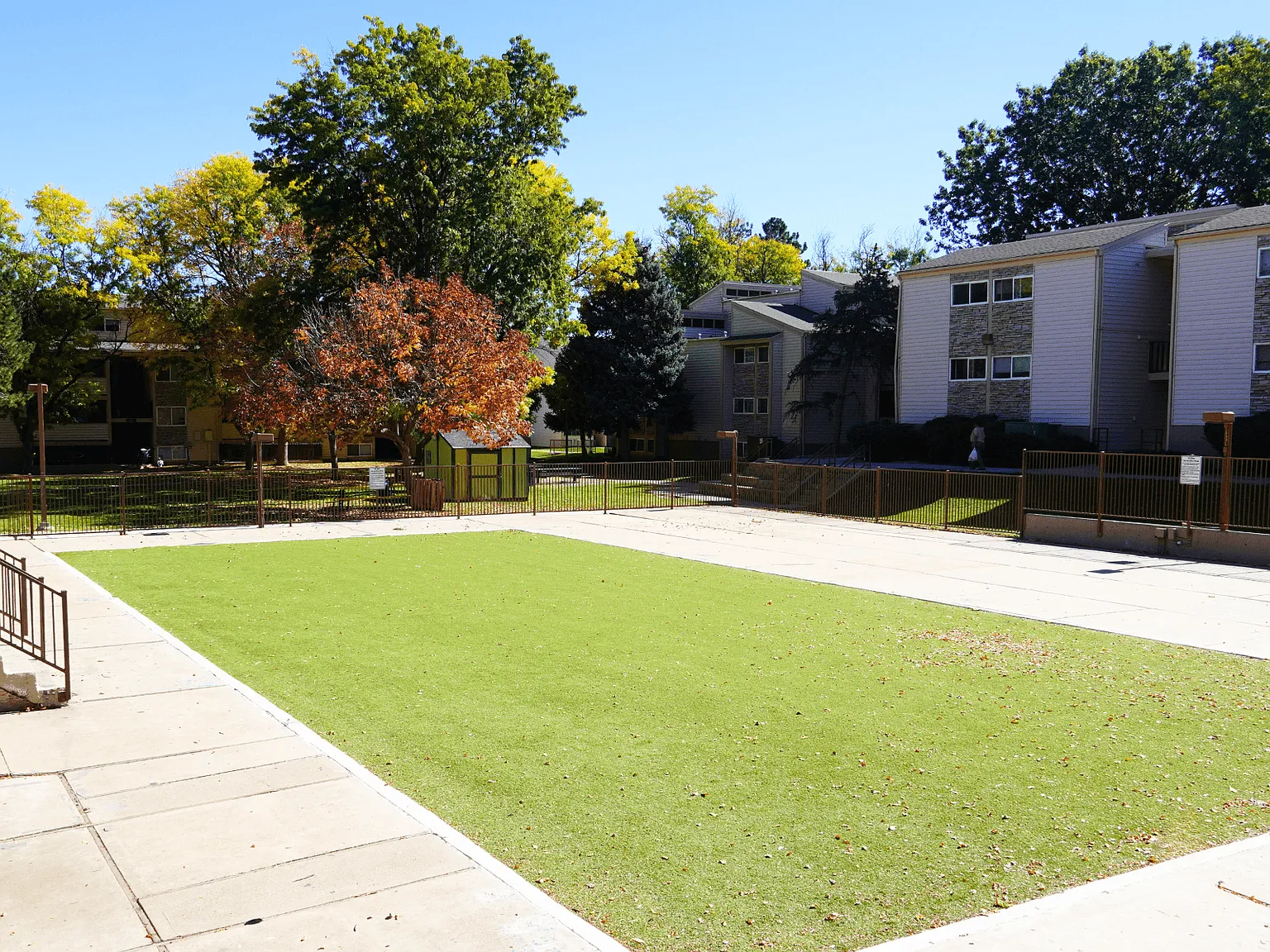 Garden Court Apartments — Photo 3
