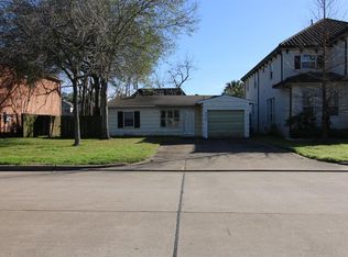 5213 Linden St, Bellaire, TX 77401